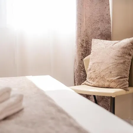 Horticultor Mid-term Apartment Valencia